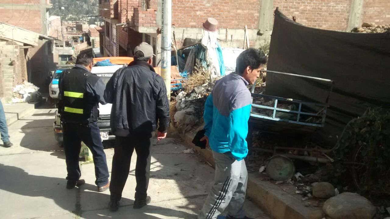 Independencia: municipio notificó a vecinos para que no estacionen sus vehículos en la vía pública