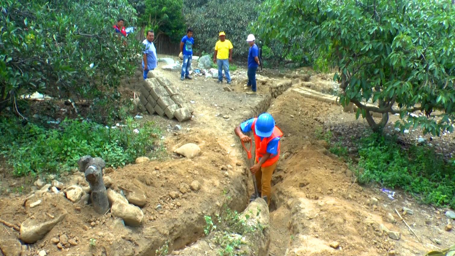 Jimbe: Municipalidad realiza mejoramiento de la red de agua potable en Salitre Chico