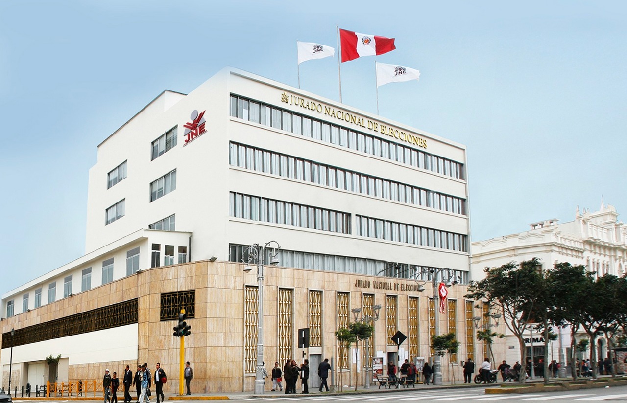 JNE precisa que vacancias y suspensiones son vistas en primera instancia por gobiernos regionales y locales 