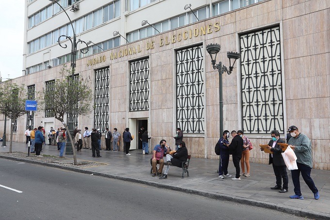 JNE exhorta a organizaciones políticas a concretar acuerdos sobre debates electorales