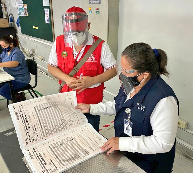 ONPE realiza prueba de color de las cédulas para el sufragio 
