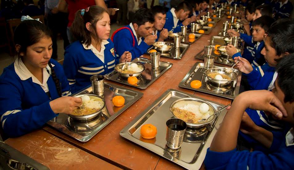 Carlos Fermín: entregan almuerzos a 160 escolares de San Nicolás