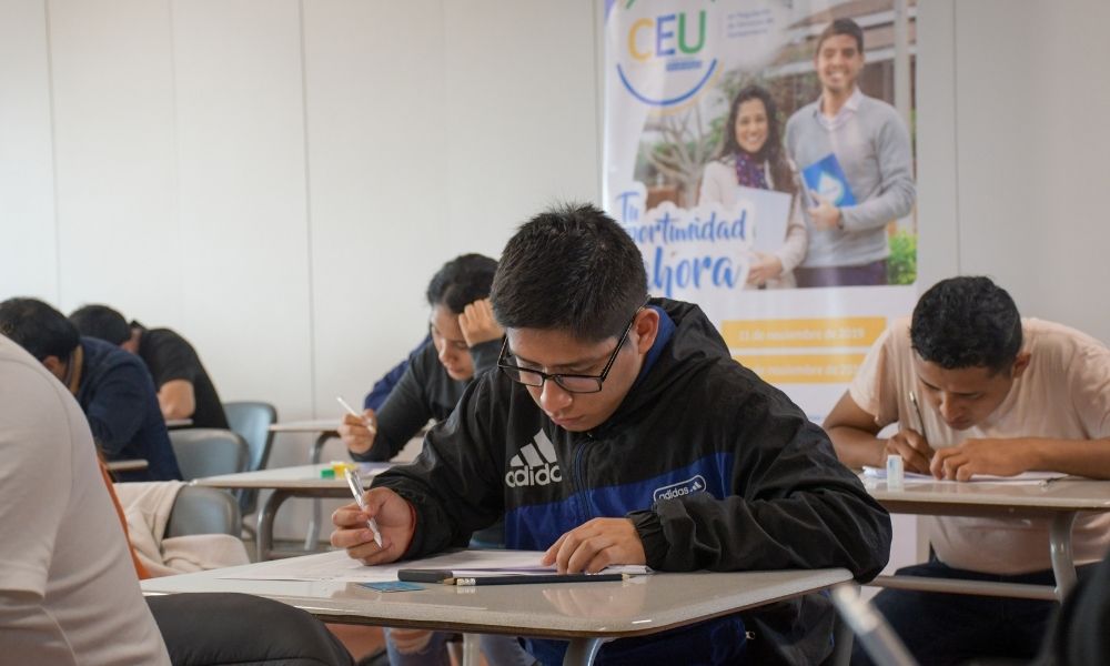 Jóvenes podrán postular a 45 becas que ofrece Sunass para curso de especialización en el sector saneamiento