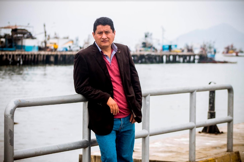 Poeta ancashino Juan Carlos Lucano presenta poemario en la FIL de Lima