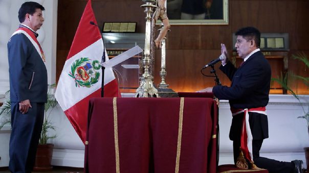 Juan Lira juramentó como ministro de Trabajo en reemplazo de Betssy Chávez 