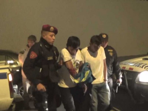 Capturan a dos sujetos implicados en robo de autopartes en el barrio Belén