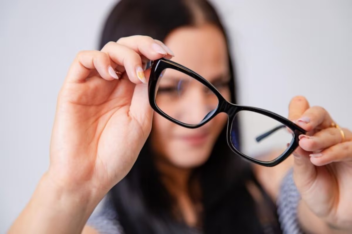 ¿La miopía es solo el uso de lentes o algo más? Especialistas advierten riesgos asociados