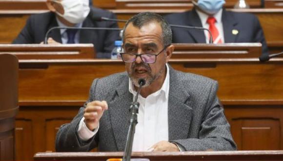 Diversas bancadas del Congreso piden la renuncia del ministro de Trabajo