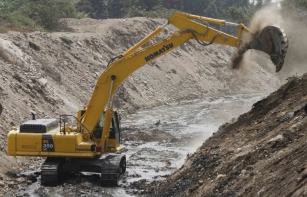 Limpieza de cauces y drenes a cargo del sector Vivienda beneficia a Áncash