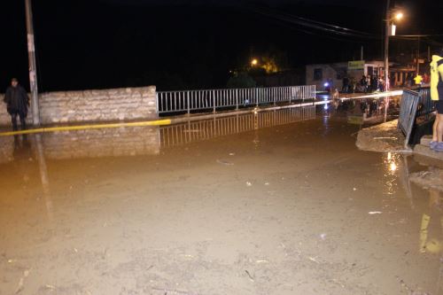 Caraz: lluvias intensas provocan huaico en caserío de Huandoy