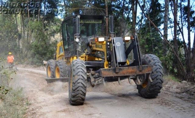 Realizan mantenimiento de carretera Caraz- Santa Cruz para mejorar acceso a zonas de Áncash