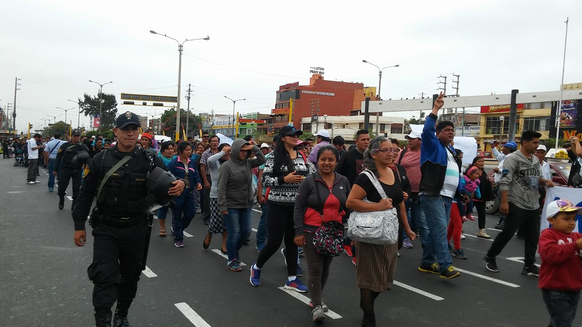 Chimbote:  invasores y militantes de “Puro Áncash” marchan en respaldo a Waldo Ríos