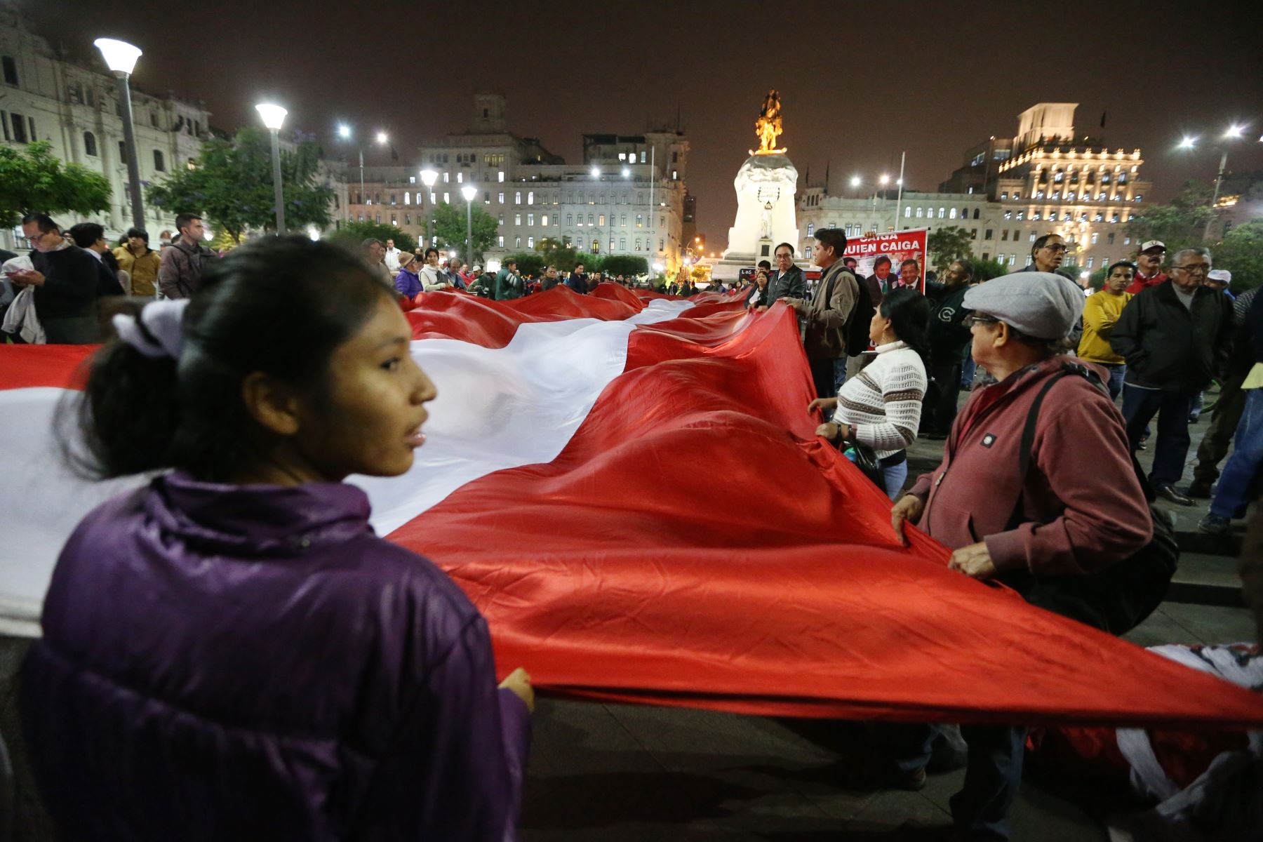 Esta tarde se realiza marcha nacional a favor del adelanto de elecciones