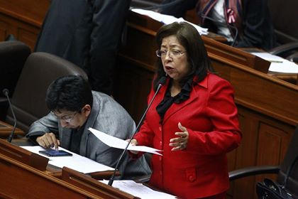 Suspenden por 120 días a congresista María Elena Foronda por contratar a sentenciada por terrorismo