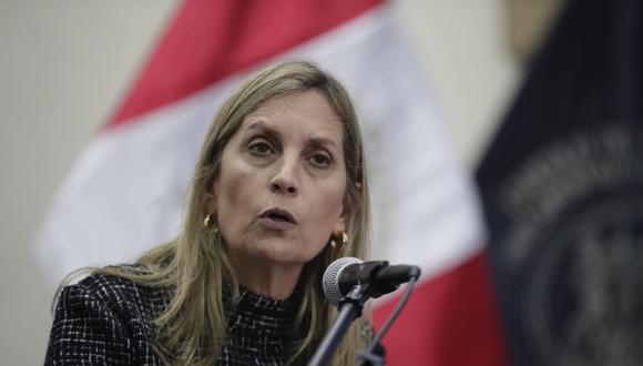 Presidenta del Congreso: “Estoy en contra de cualquier ‘ley mordaza’ que atente contra la libertad de expresión” 