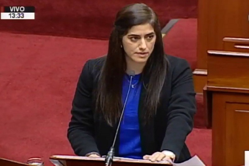 Congreso desestima moción de censura contra la ministra de Economía