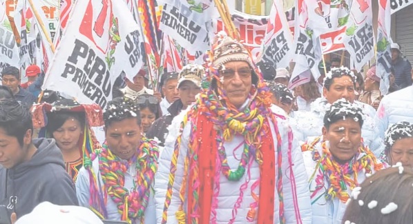 Vizcarra continúa en campaña electoral pese a que se encuentra inhabilitado