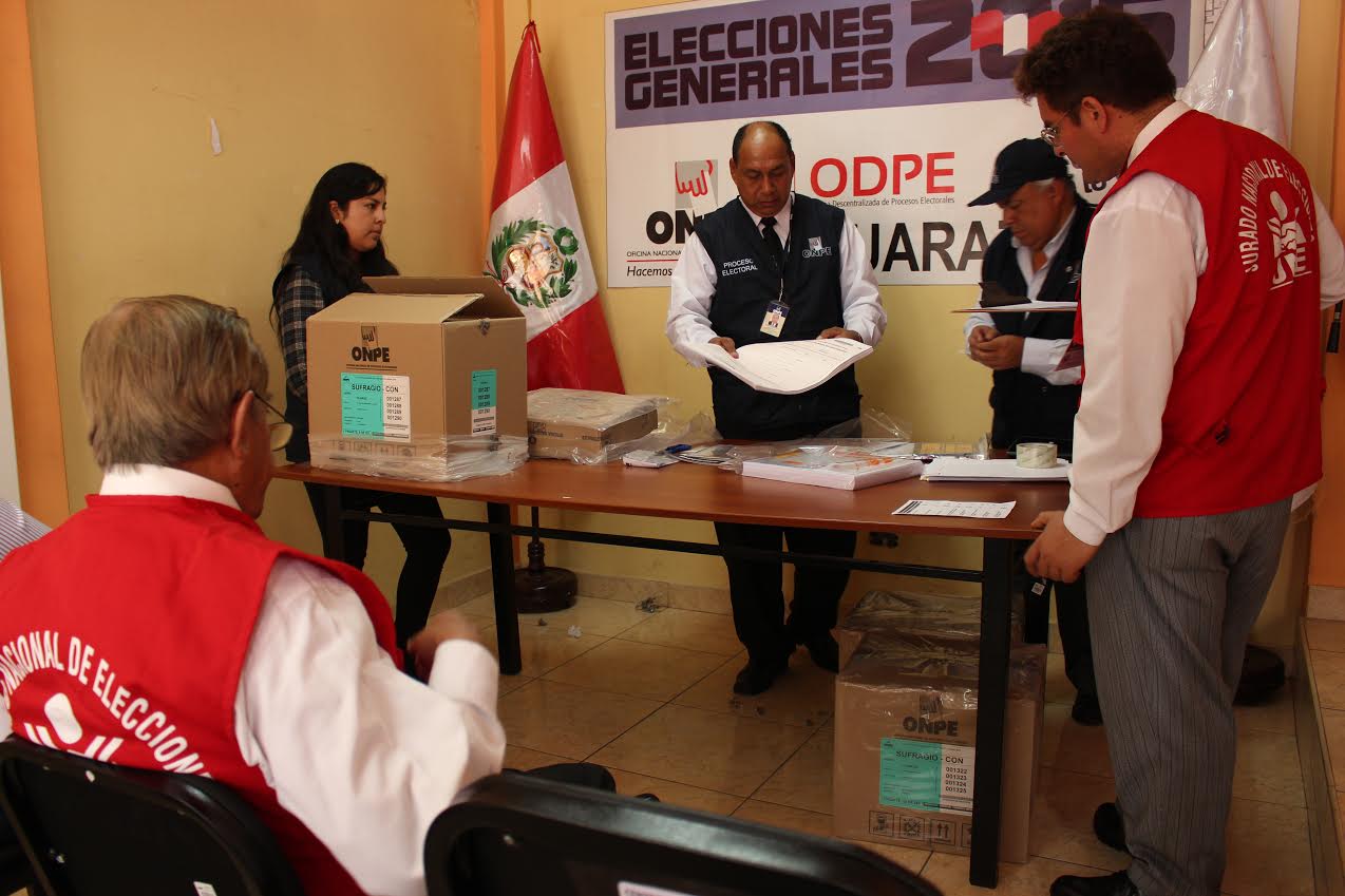 ODPE Huaraz y JEE de Huaraz verifican material electoral que se utilizará en elecciones