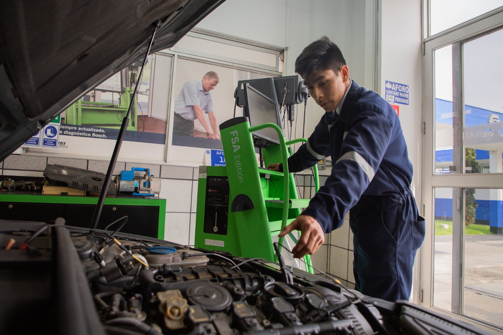 Más de 110 institutos y escuelas elegibles permiten a becarios estudiar carreras técnicas  