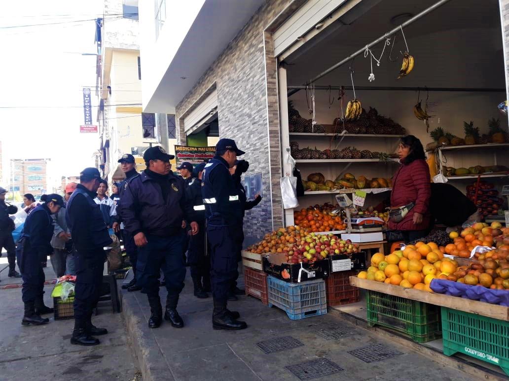 Huaraz: realizan operativo de notificación a ambulantes de la ex parada Quillcay