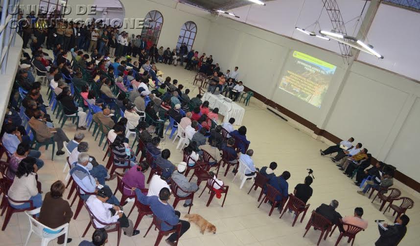 Conforman mesa de diálogo para solucionar problemas en obra de agua y alcantarillado en Caraz