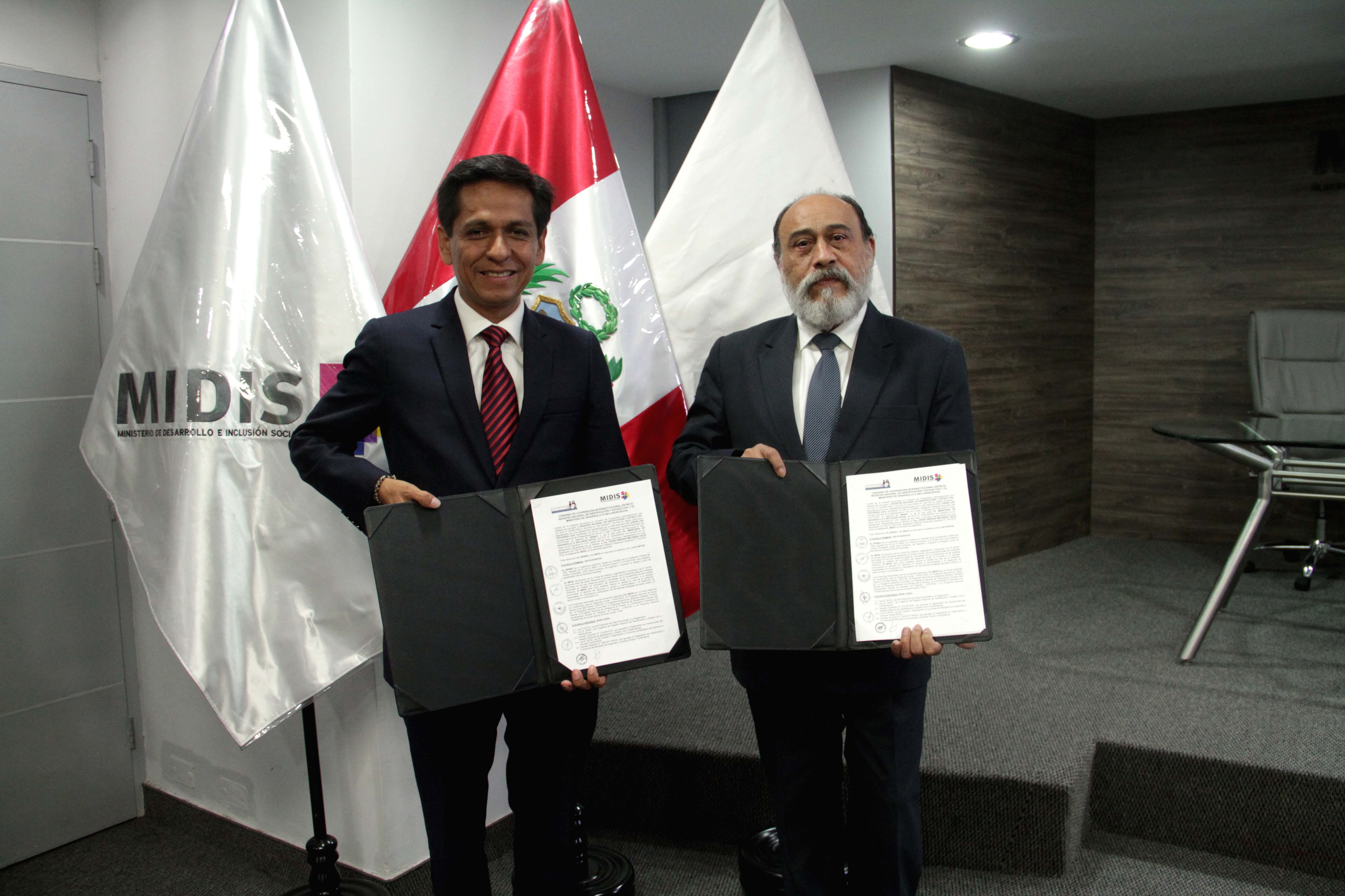 Reniec firmó convenio con el MIDIS para registro de beneficiarios de programas sociales