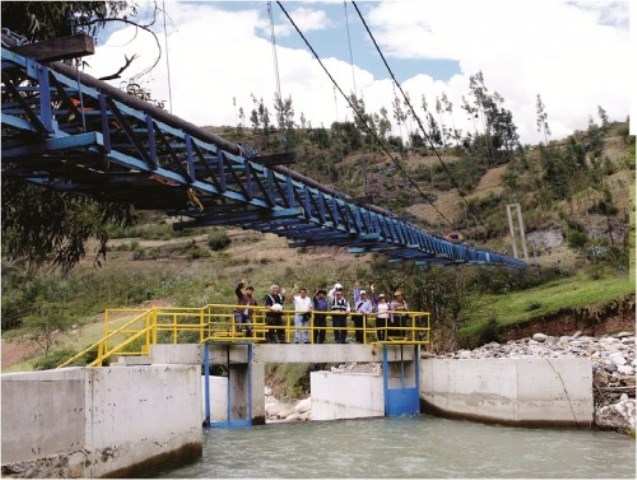 Minera Barrick entrega obra de trasvase de agua en el distrito de Jangas