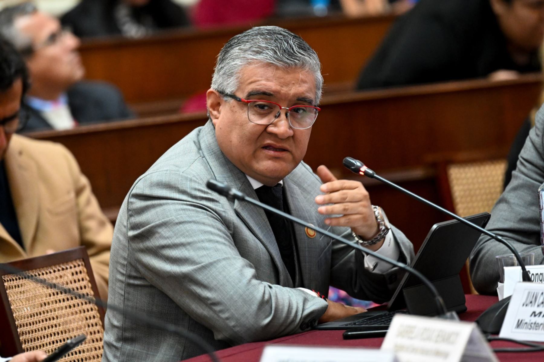 Ambiente trabaja en recuperación de más de 2,000 hectáreas afectadas por los incendios forestales 