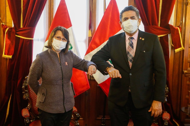 Ministra Mazzetti demanda unidad para enfrentar al coronavirus