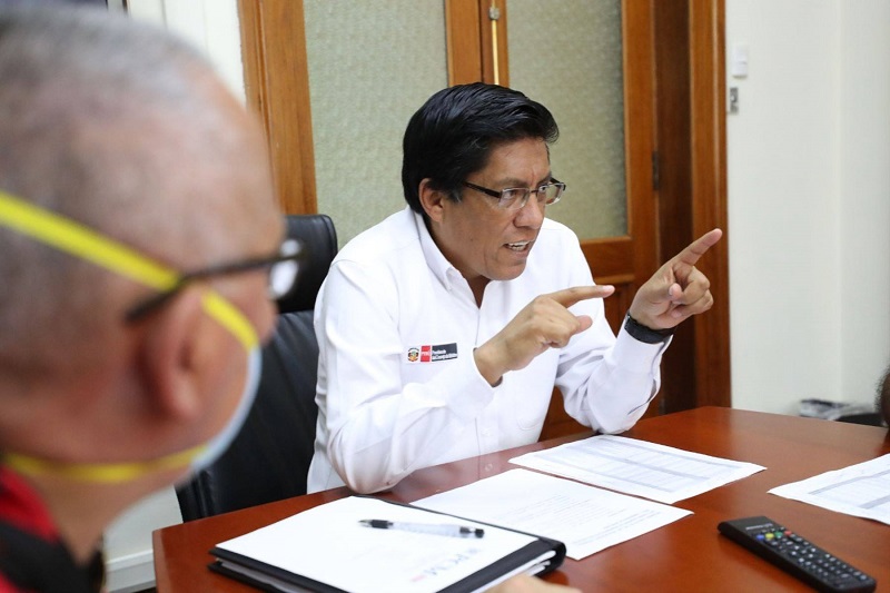 Ministro Zeballos pide denunciar todo acto ilícito cometido durante emergencia