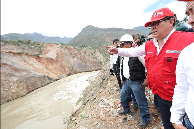 Ministro de Defensa exhorta a gobiernos regionales y locales a elaborar planes de prevención de desastres