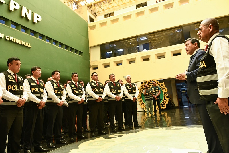 Ministro del Interior: "delincuentes extranjeros tienen solo dos caminos, irse del país o la cárcel"