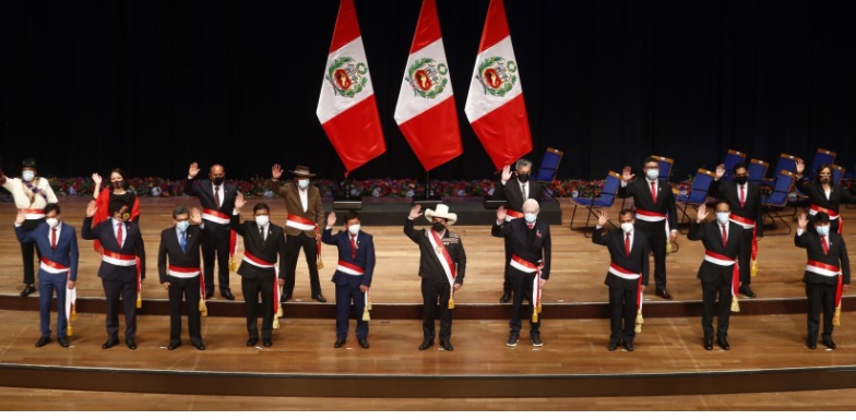 Juran sólo 16 ministros del gabinete en medio de crisis y deserciones 