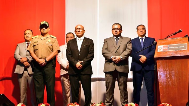 Ministro del Interior admite en su declaración jurada que enfrenta una investigación fiscal