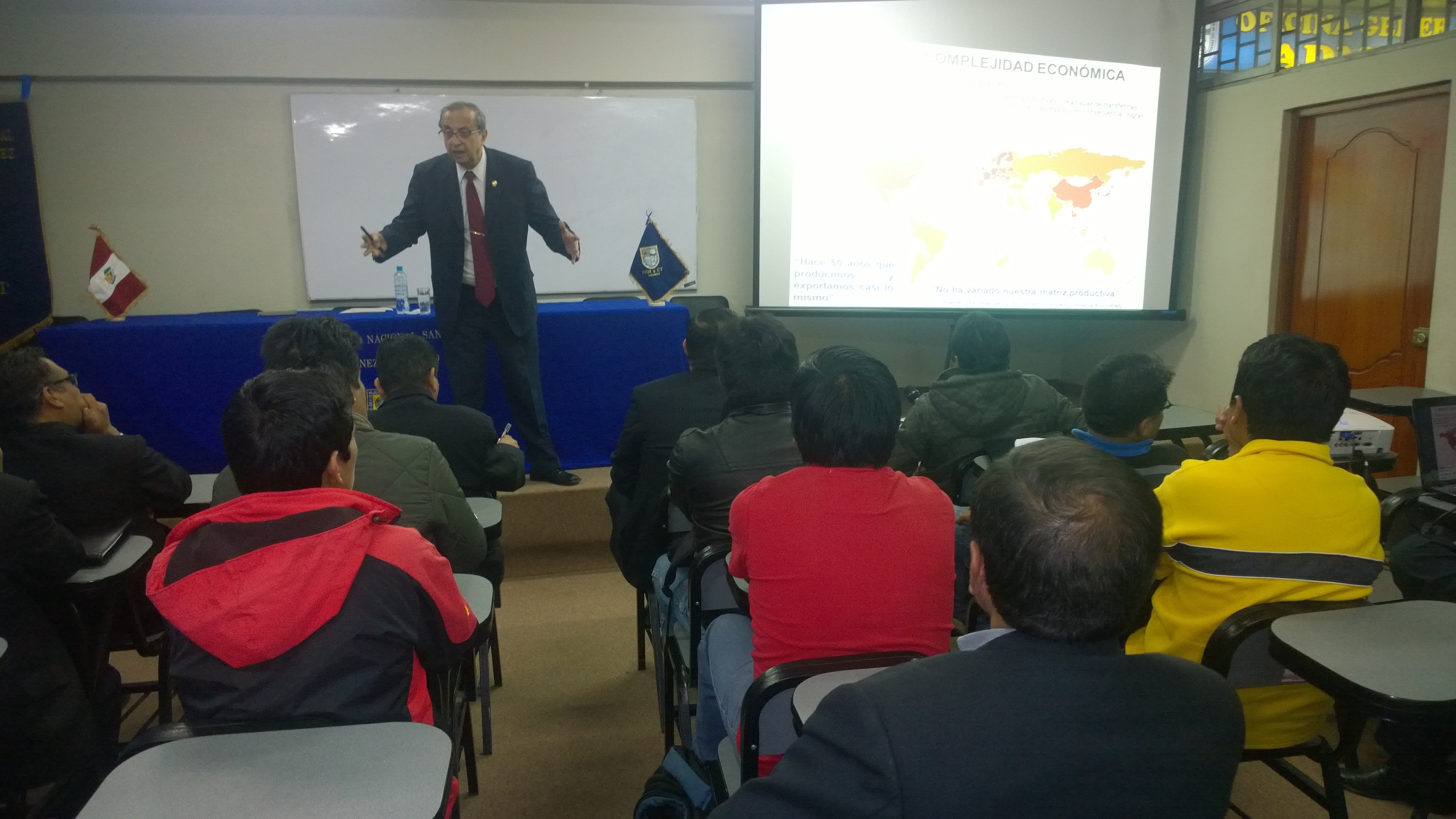 Daniel Mora realizó audiencia pública descentralizada en la UNASAM