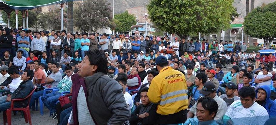 Mototaxistas de Caraz participaron en curso de educación vial