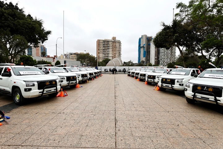 El Ejecutivo entregó 20 camionetas a Sunafil para fortalecer la fiscalización laboral  