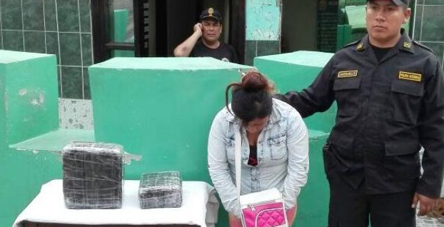 Chuquicara: Policía interviene a mujer que trasladaba 13 kilos de marihuana