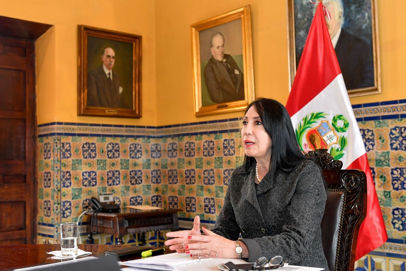 Perú tiene aseguradas 28 millones de vacunas contra covid-19, asegura canciller