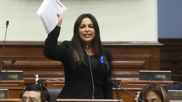 Congreso archivó moción para censurar a Patricia Chirinos por pedido de vacancia presidencial