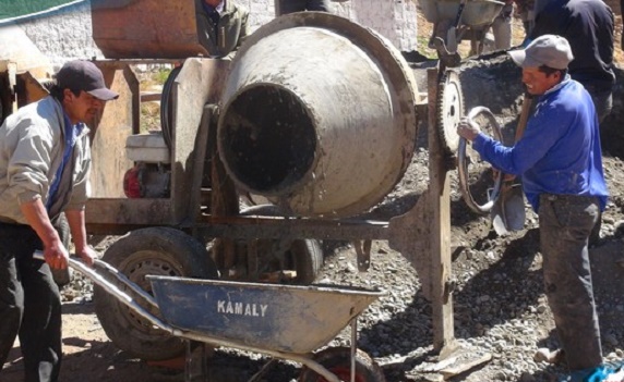 Pamparomás: municipio ayudó en techado de local multiusos en Cajabamba Alta