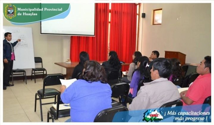 Huaylas: Capacitan a empadronadores sobre temas de focalización de hogares