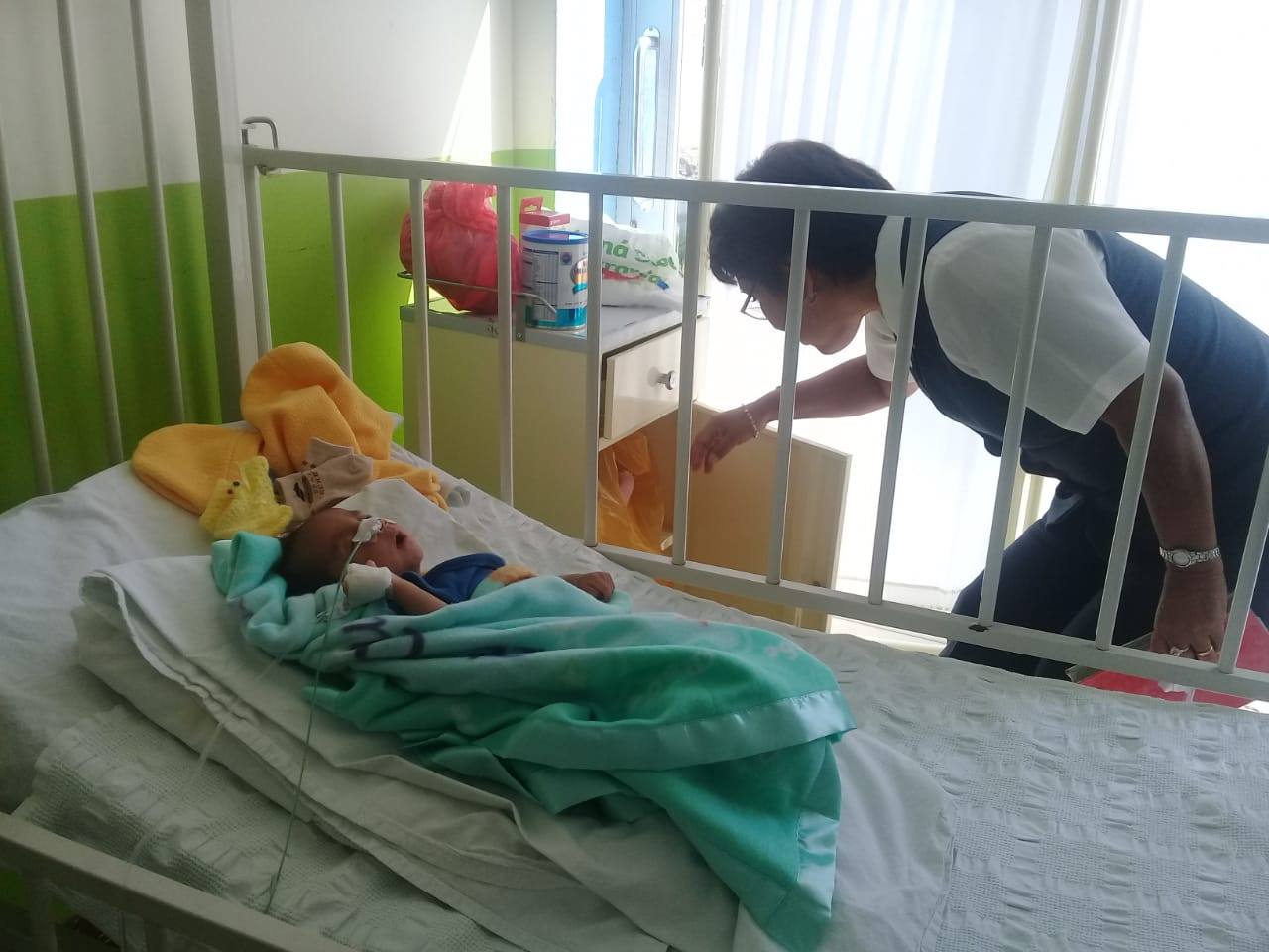 Piden ayuda para bebé recién nacido abandonado en hospital La Caleta procedente de Sihuas  