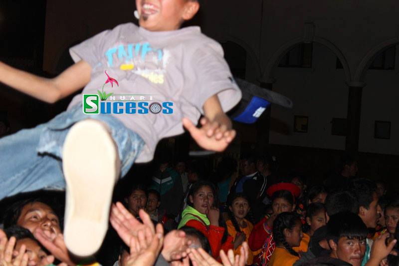 Menor resulta herido durante fiesta del colegio al ser lanzado por sus propios compañeros