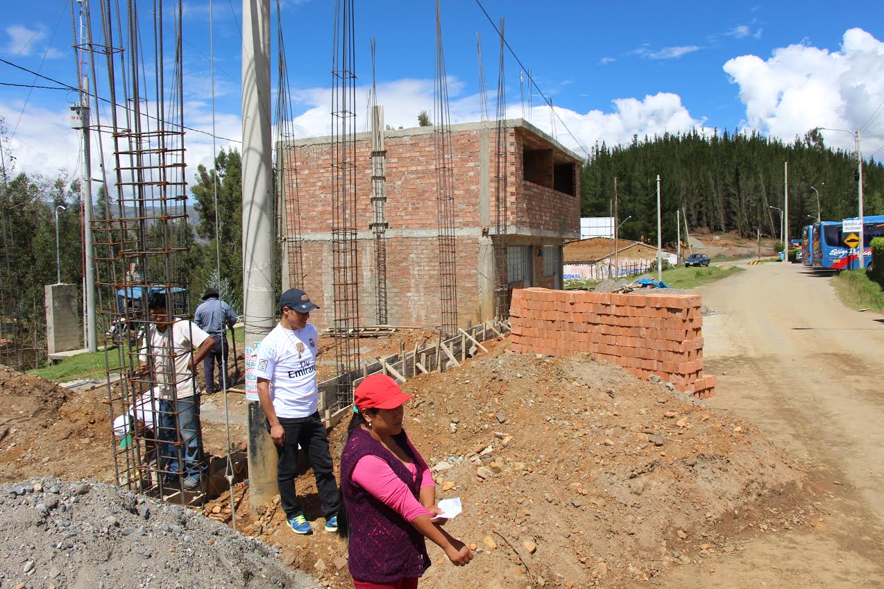  Municipalidad de Independencia notifica a los vecinos que invaden la vía pública 