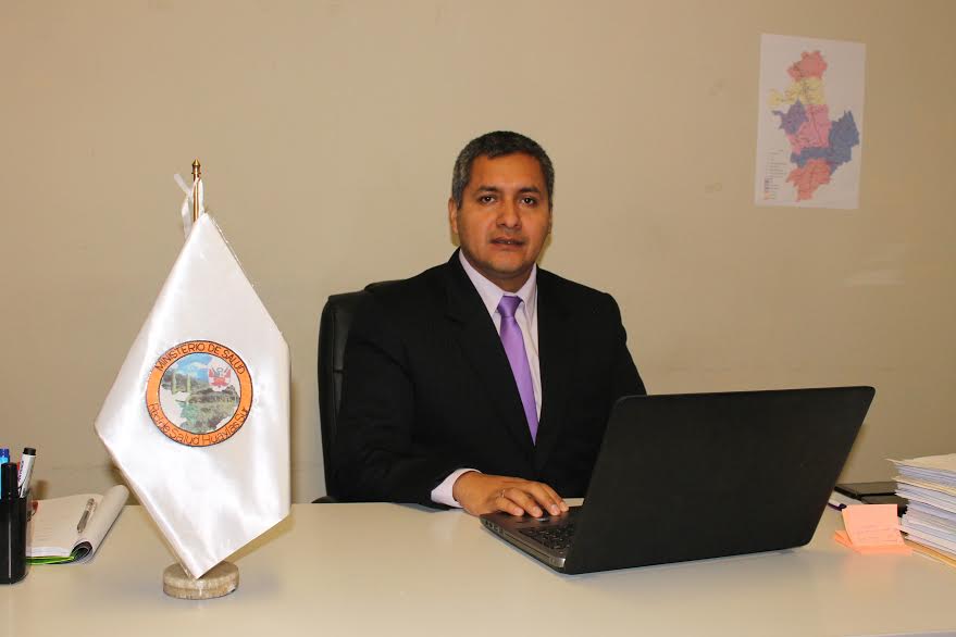 Médico José Alzamora asume dirección de la Red de Salud Huaylas Sur