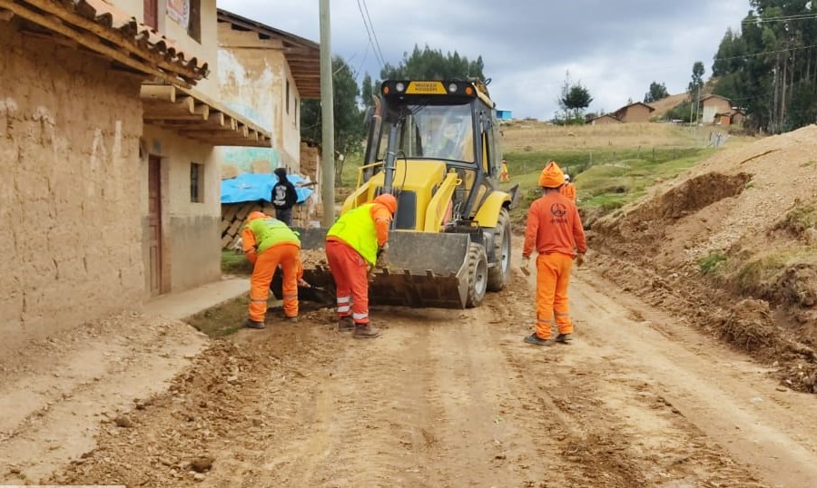 MTC continúa trabajos de mantenimiento en el corredor vial Molinopampa-Huari 
