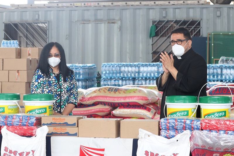 Ollas vecinales de "Asociación Bienaventuranzas" recibieron cuatro toneladas de víveres como donación