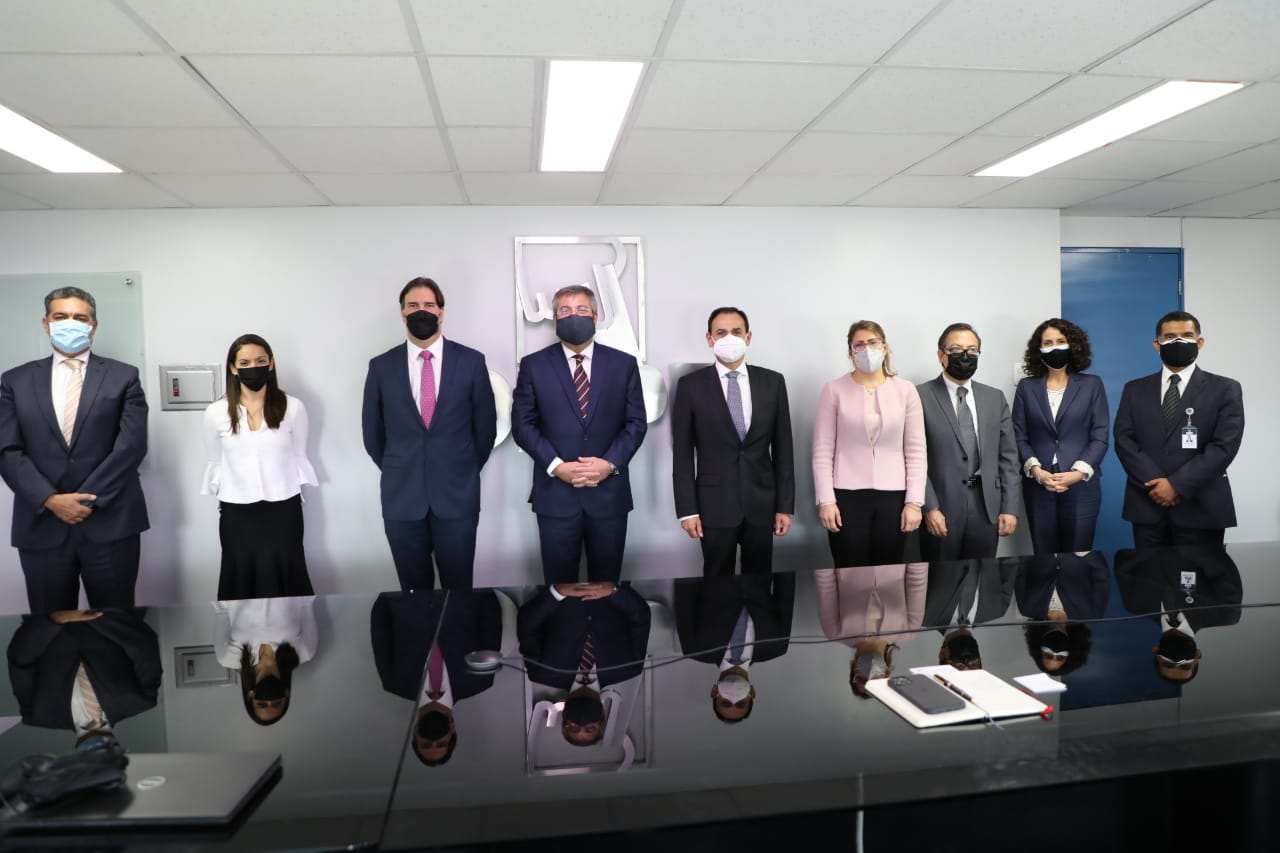 Delegaciones de UE y OEA se reúnen con jefe de la Onpe para coordinar temas sobre observación electoral