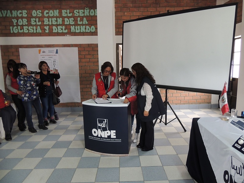 ODPE de HUARAZ realizó sorteo de más de 6,372 miembros de mesa para elecciones extraordinarias 2020